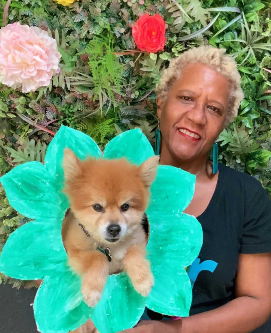 judi townsend holds one of her pet portrait clients