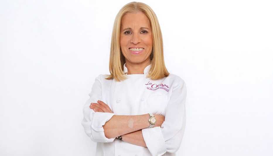 Chef Carmen Gonzalez cruzada de brazos