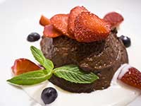 Espuma de chocolate - 7 recetas suculentas a base de chocolate Postre de chocolate y fresas