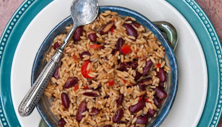 Arroz con frijoles rojos o gallo pinto 