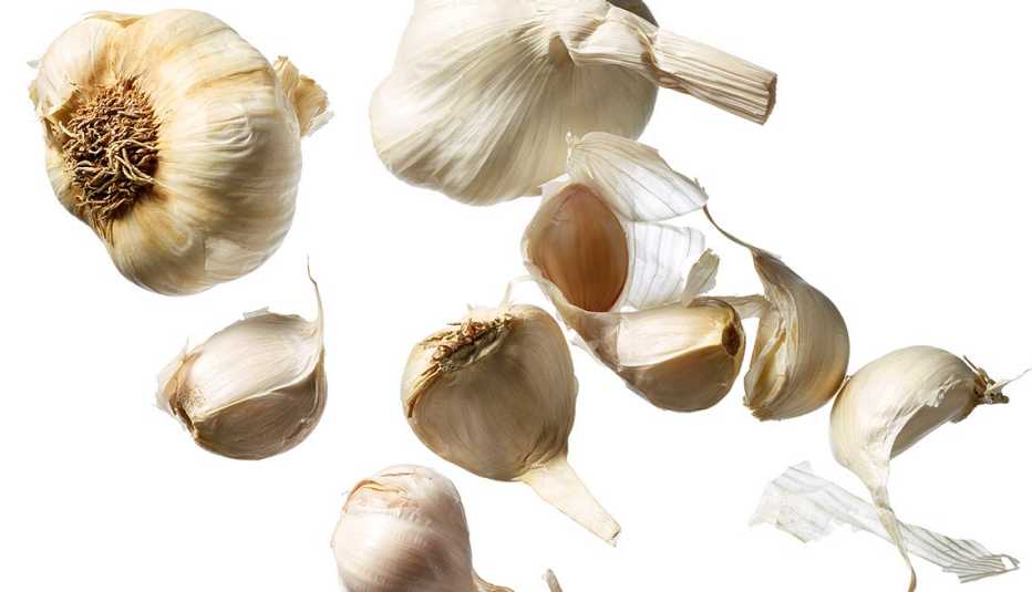 Dientes de ajo sin pelar