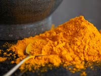 Cúrcuma - 10 especias que mejoran su salud