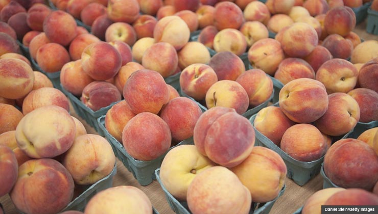 duraznos orgánicos - 10 alimentos en los que usted debería gastar más dinero