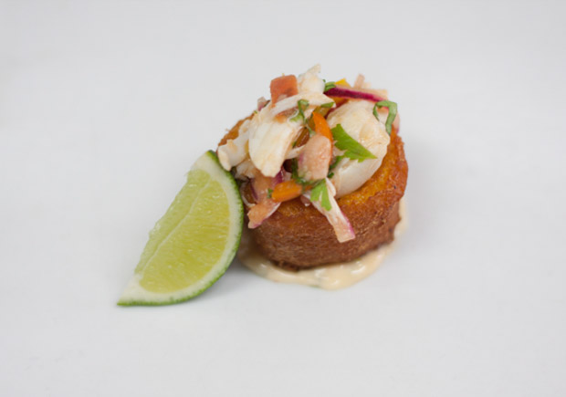 Alcapurrias rellenas de cangrejo