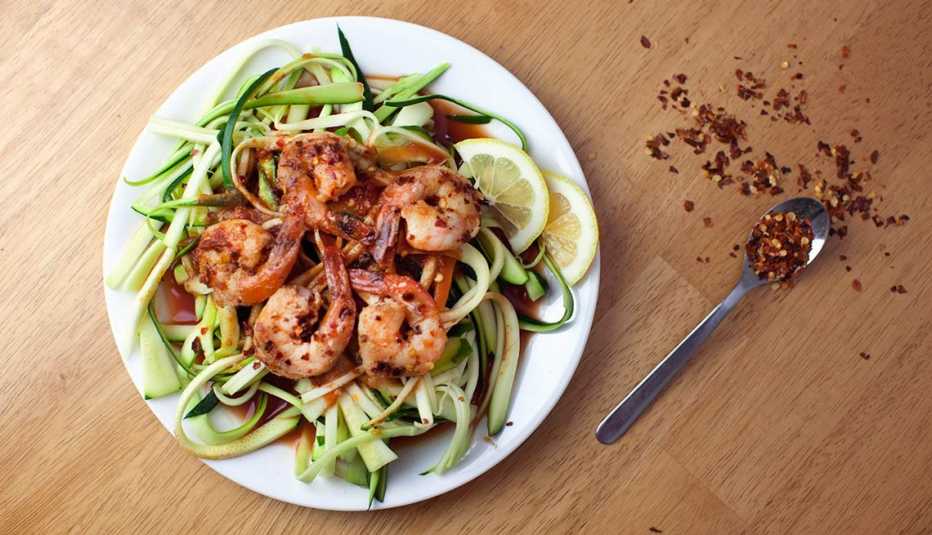 Camarones Fra Diavolo con calabacín