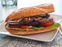Sándwich de portobello con chipotle Sándwich de vegetales