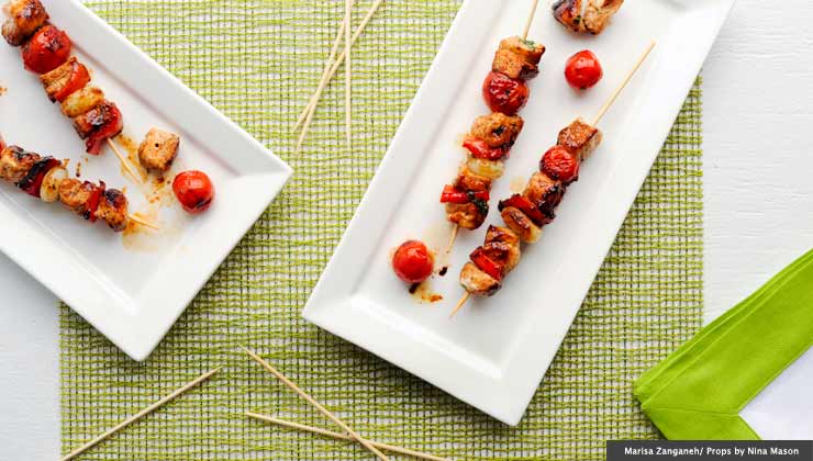 Brochetas de pollo a la parrilla con salsa de tamarindo  - receta por Denisse Oller