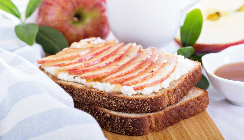 Sándwich de manzana y queso Sándwich de manzana y queso
