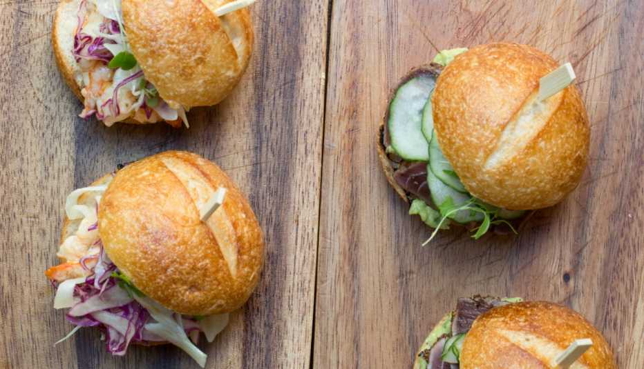 Mini hamburguesa de camarones y pollo