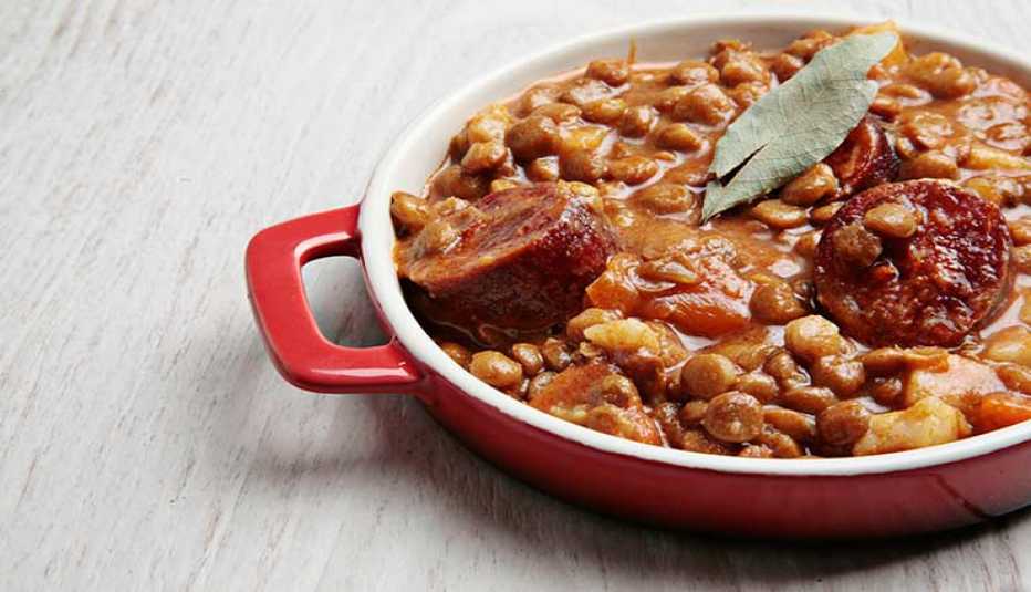 Sopa de lentejas con chorizo y tomates 