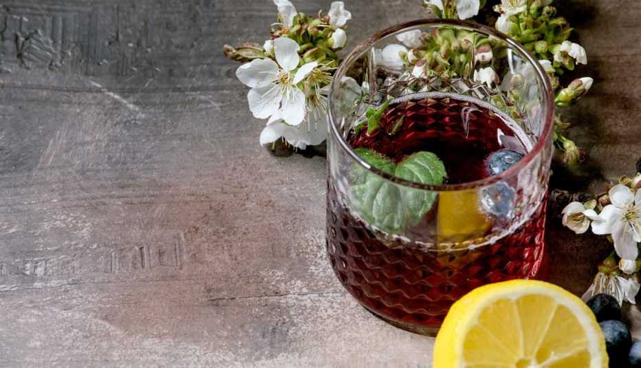 Limonada con frutas y especias