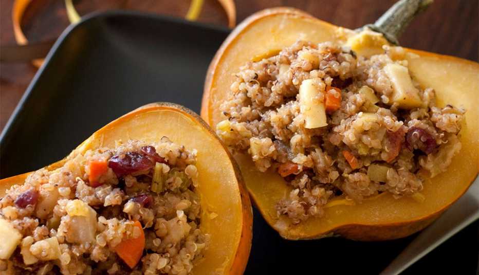 Calabazas horneadas rellenas con carne de pavo Calabazas horneadas rellenas con carne de pavo