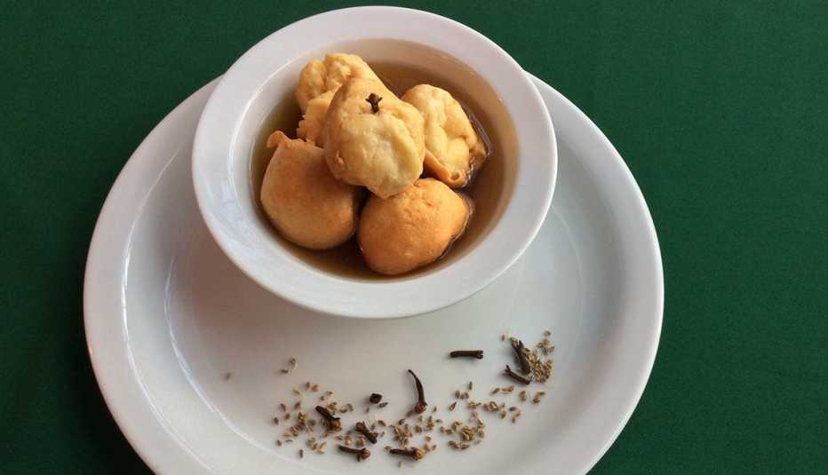 Buñuelos guatemaltecos Plato con postre