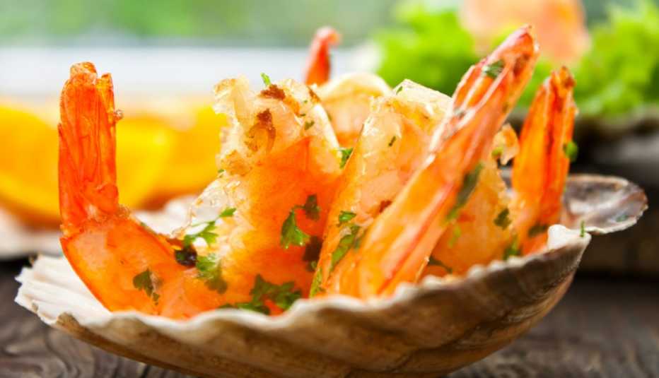 Plato con camarones glaseados