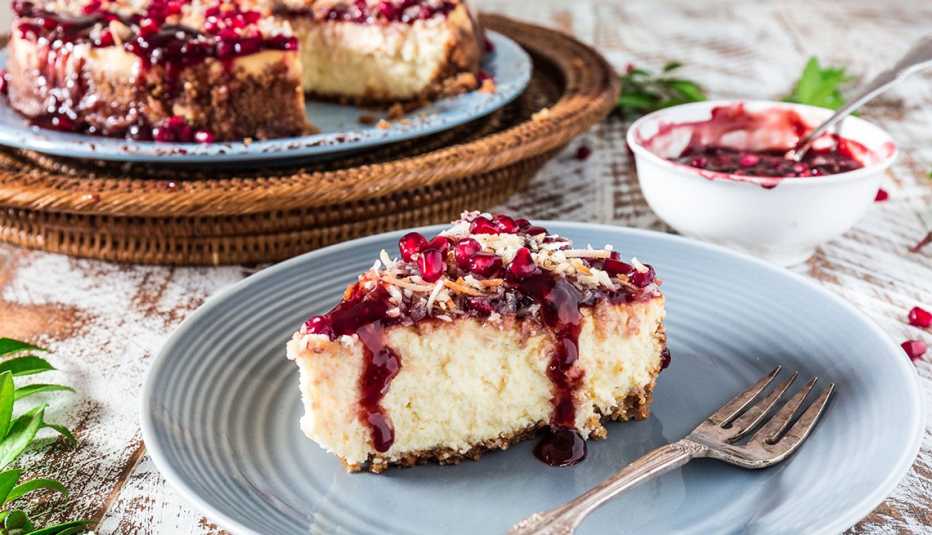 Cheesecake de coco y granada Cheesecake de coco y granada