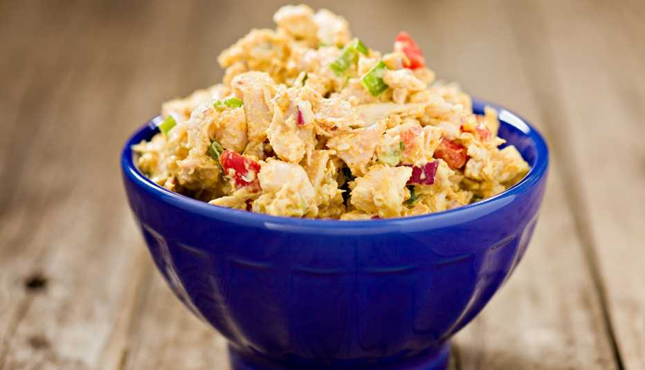 Ensalada de pollo con vinagreta de jengibre y sambal