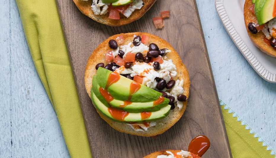 Pan tostado con huevo y aguacate Pan tostado con huevo y aguacate