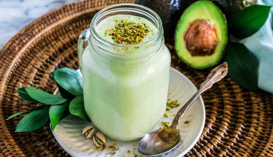 Batido de pistachos y aguacate Batido de pistachos y aguacate