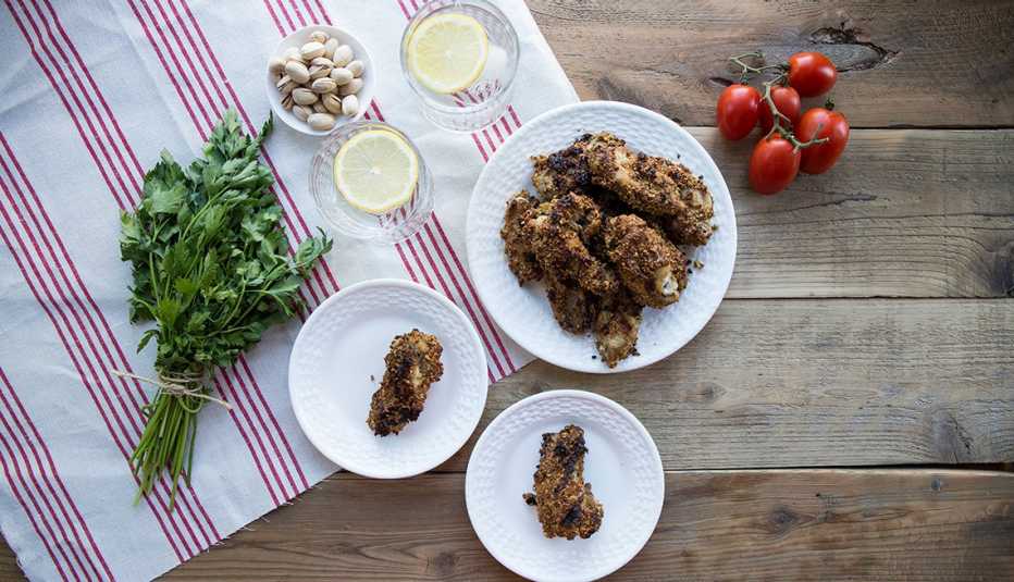 Alitas de pollo empanizadas con pistachos Alitas de pollo empanizadas con pistachos