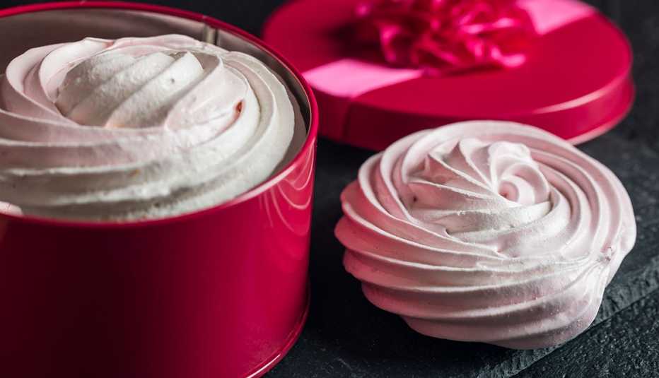 Merenguitos de agua de rosas y frambuesa Merenguitos de agua de rosas y frambuesa