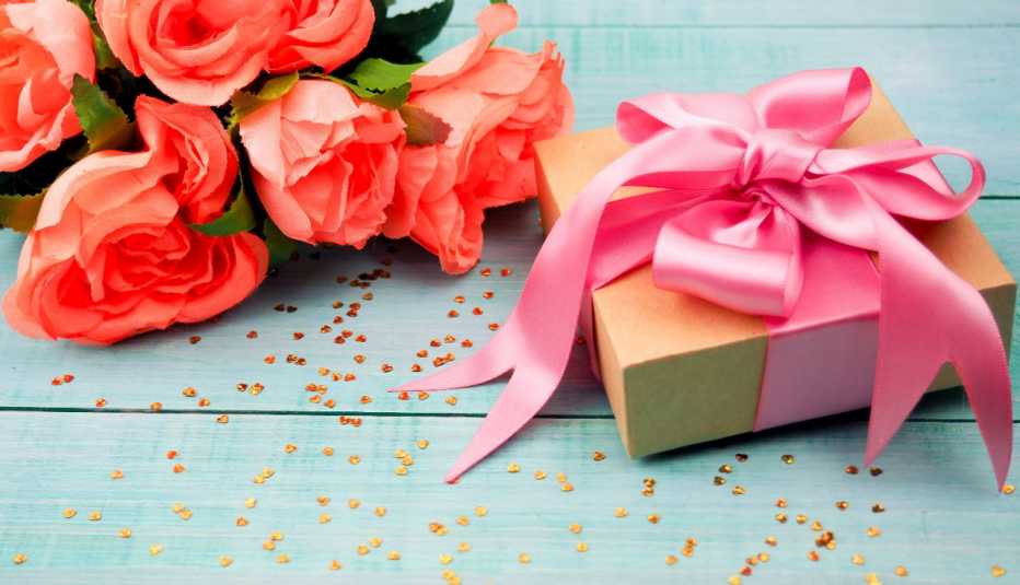 Flores y regalo