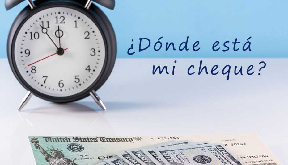 Reloj despertador de cuerda con billetes de 100 dólares y bonos del tesoro.