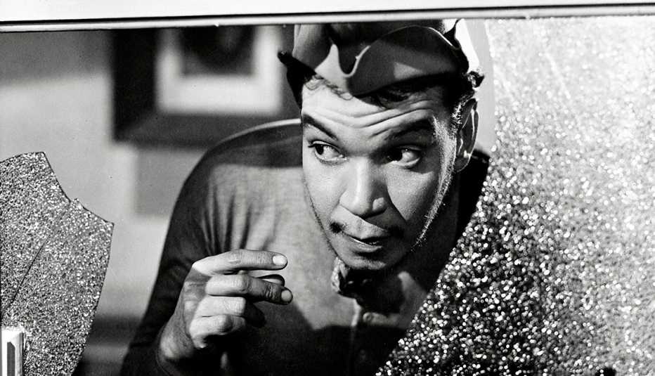 Escena de la película El Portero, de Cantinflas, 1950