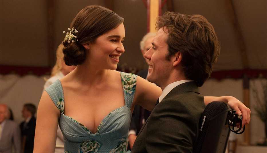 Emilia Clarke y Sam Claflin en una escena de la película 'Me Before You'