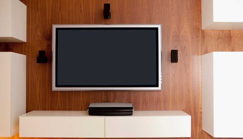 Televisor con una barra de sonido