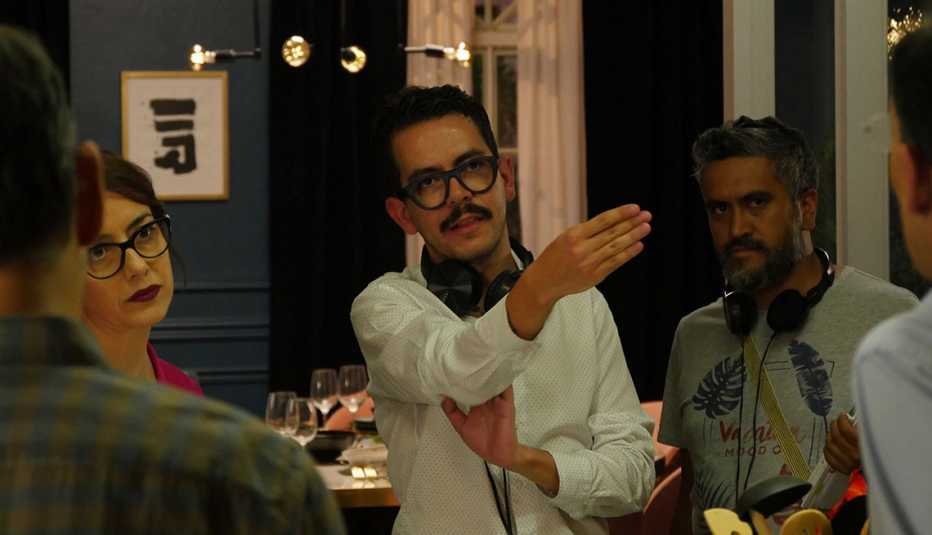 Manolo Caro en el set de la película Perfectos desconocidos.