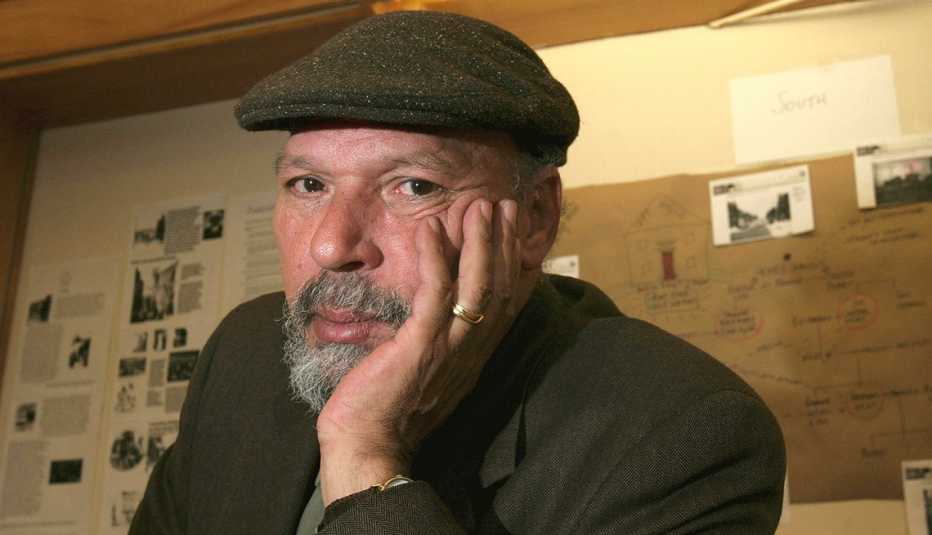 El dramaturgo August Wilson.