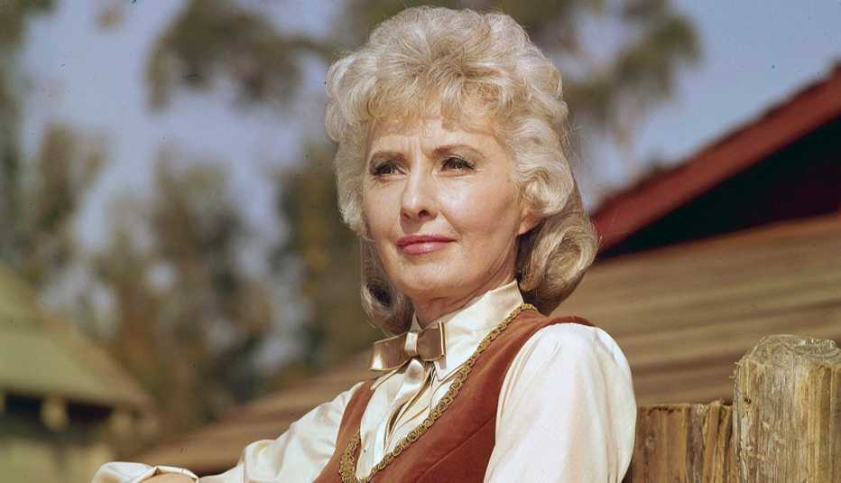 Barbara Stanwyck como Victoria Barkley en el show de televisión The Big Valley.