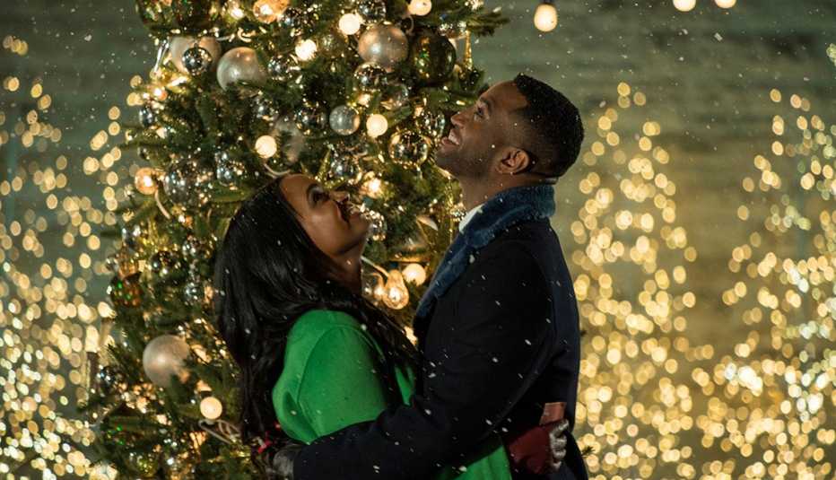 Kyla Pratt y Brooks Darnell protagonizan Let's Meet Again on Christmas Eve. Kyla Pratt y Brooks Darnell protagonizan Let's Meet Again on Christmas Eve.