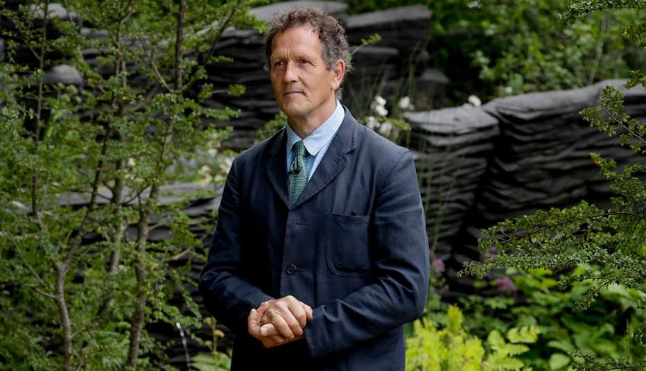  Monty Don, el presentador principal del programa de televisión británico Gardeners World