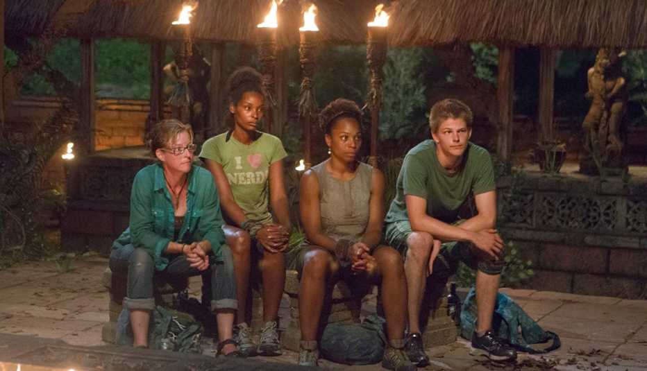 Kassandra Kass McQuillen, J'Tia Taylor, Latasha Tasha Fox, y  Spencer Bledsoe en el show Survivor: Cagayan.