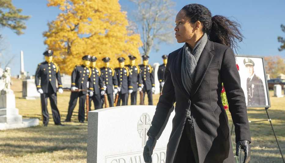 Regina King como Angela Abar en el show de HBO, Watchmen.