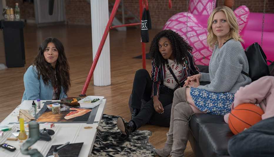 (De izquierda a derecha) Gina Rodríguez, DeWanda Wise y Brittany Snow. (De izquierda a derecha) Gina Rodríguez, DeWanda Wise y Brittany Snow.