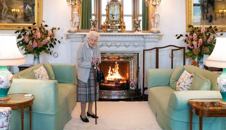 La reina Isabel Segunda a la espera de reunirse con la nueva primer ministro.