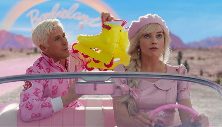Ryan Gosling como Ken y Margot Robbie como Barbie.