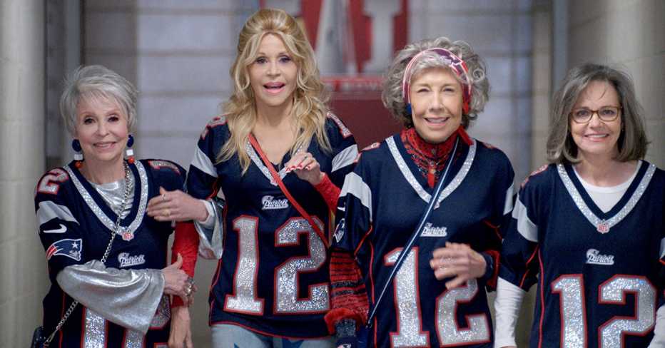 Rita Moreno como Maura, Jane Fonda como Trish, Lily Tomlin como Lou y Sally Field como Betty en "80 For Brady". Rita Moreno como Maura, Jane Fonda como Trish, Lily Tomlin como Lou y Sally Field como Betty en "80 For Brady".