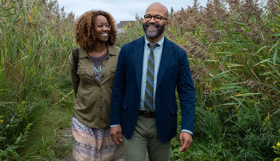 (Izquierda a derecha) Erika Alexander y Jeffrey Wright en "American Fiction".