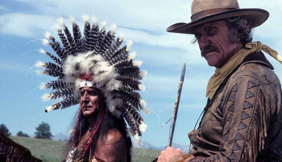Ricardo Montalbán y James Arness.
