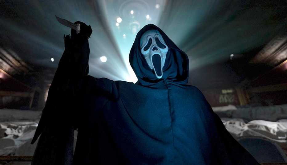 Personaje enmascarado de fantasma del filme "Scream VI". Personaje enmascarado de fantasma del filme "Scream VI".