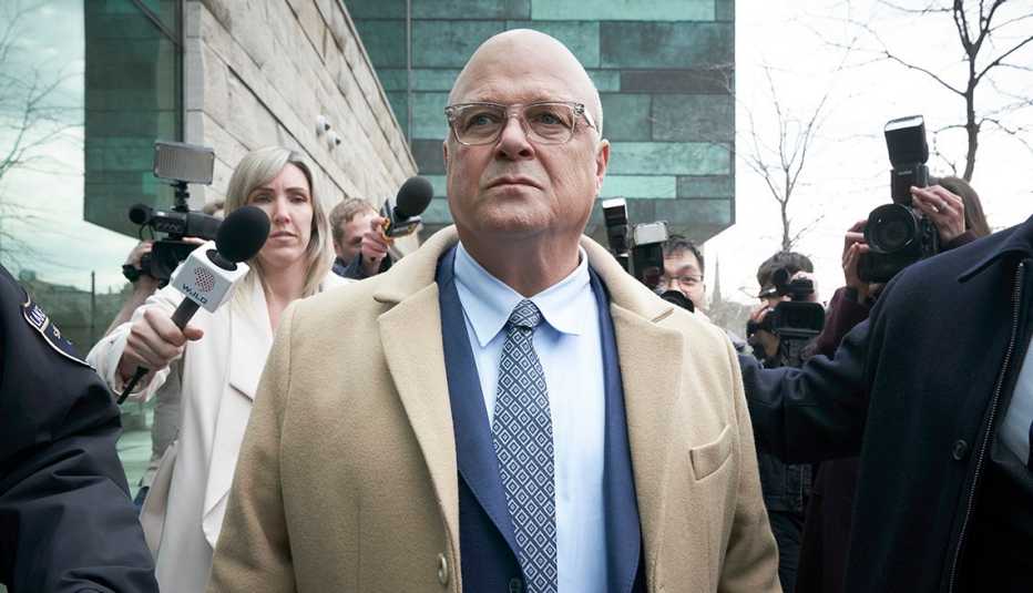 Michael Chiklis en la serie "Accused".