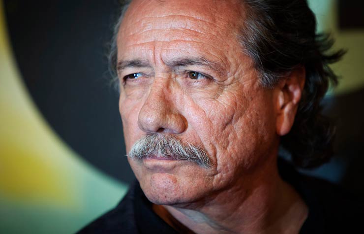 El actor Edward James Olmos llega para el estreno de la película 2 Guns en Nueva York, 29 de julio de 2013.