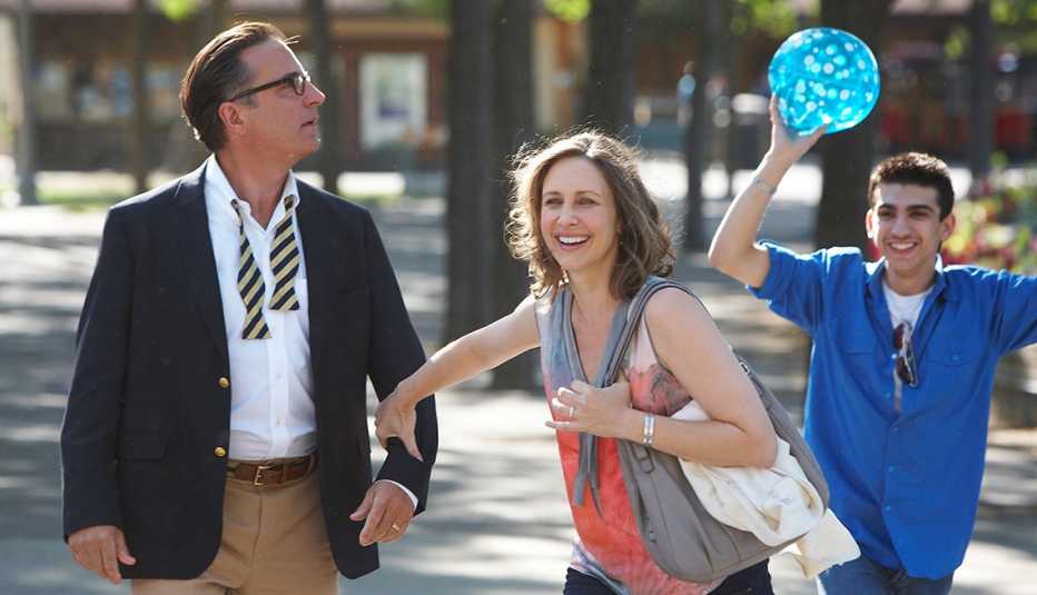 Andy García y Vera Farmiga despliegan su arte de comediantes.