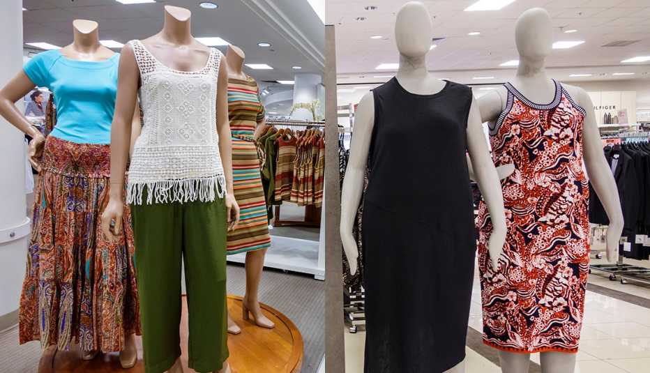 Varios maniqui con ropa de mujer unos con tallas normales y otros con tallas grandes