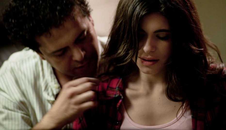 Marco Pérez y Sofía Espinosa en una escena de la película Gloria, de la vida de Gloria Trevi Marco Pérez y Sofía Espinosa en una escena de la película Gloria, de la vida de Gloria Trevi