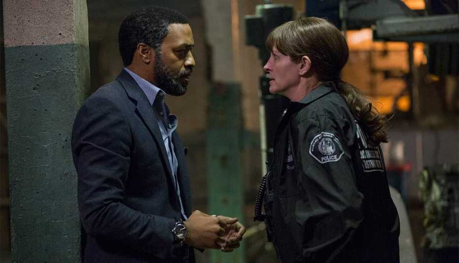 Chiwetel Ejiofor y Julia Roberts - Secret in Their Eyes Chiwetel Ejiofor y Julia Roberts - Secret in Their Eyes