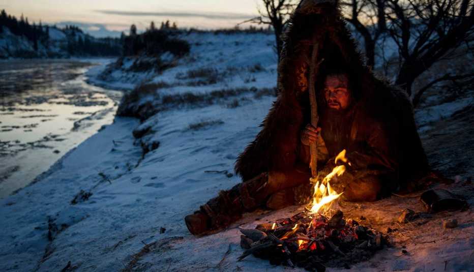 Leonardo DiCaprio en una escena de 'The Revenant' - Predicciones del Oscar 2016 Leonardo DiCaprio en una escena de 'The Revenant' - Predicciones del Oscar 2016
